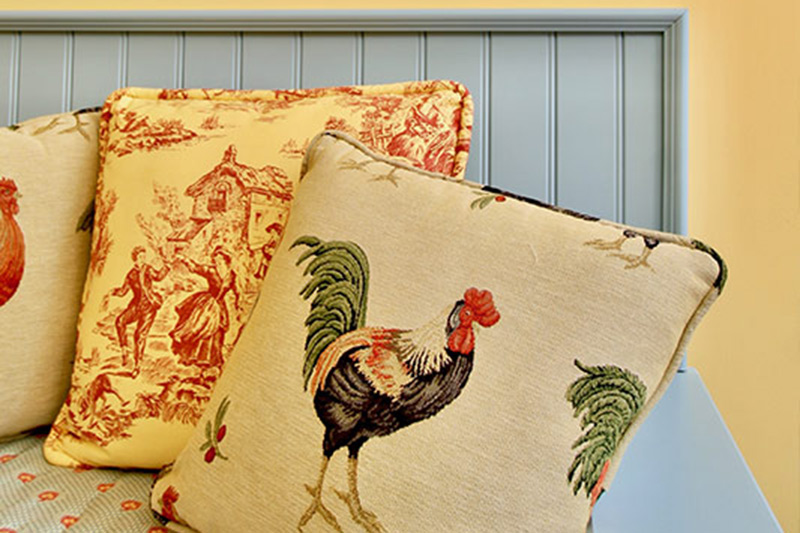 Rooster Pillow that Matches Kitchen